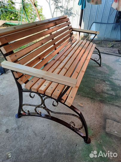 Лавочка уличная