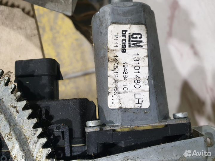 Стеклоподъемник opel astra