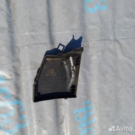 Крышка блока предохранителей Рено Duster F4RA400