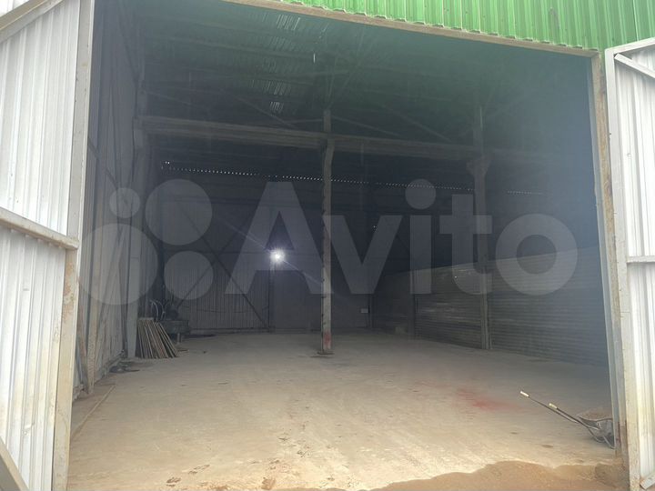 Здание, 300 м²