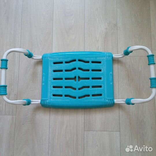 Сиденье на ванну