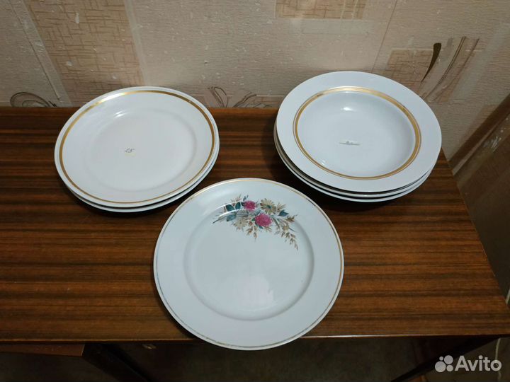 Тарелки разные