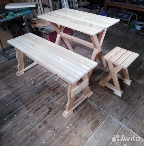 Садовые скамейки и столы