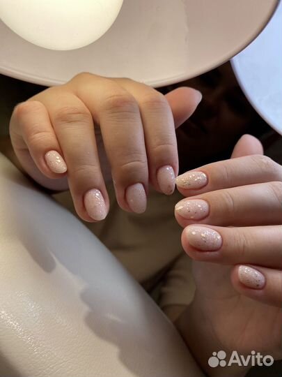 Маникюр с покрытием базой