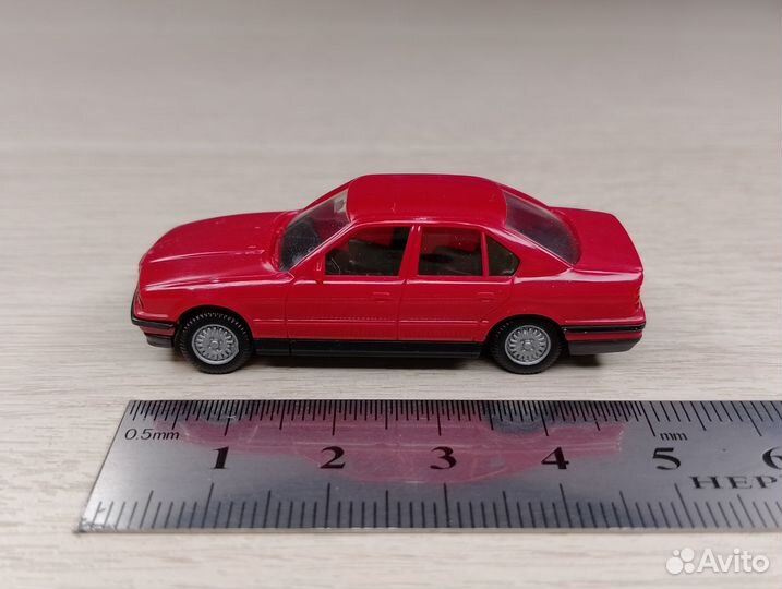 A31.4) BMW 5er E34 (1988-1996) 520i красный