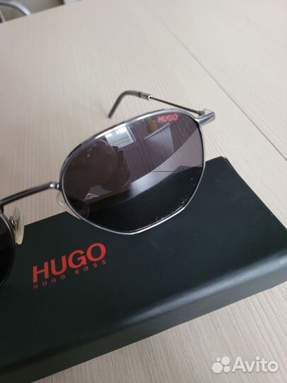 Очки Hugo boss
