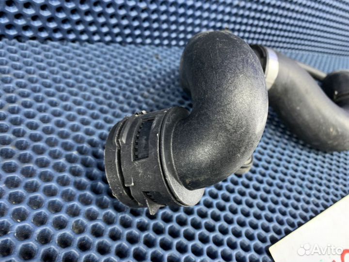 Патрубок системы охлаждения Volkswagen Touareg GP