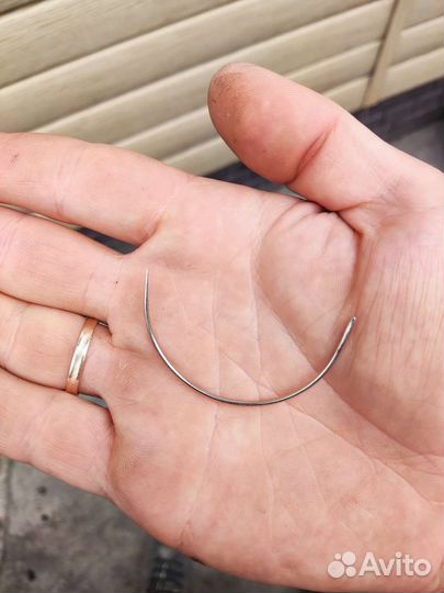 Иголка изогнутая