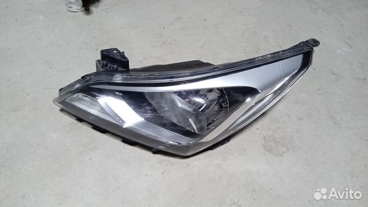 Хундай солярис фара левая