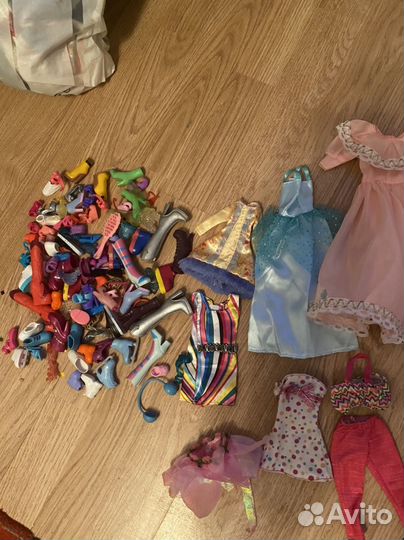 Обувь и одежда для барби