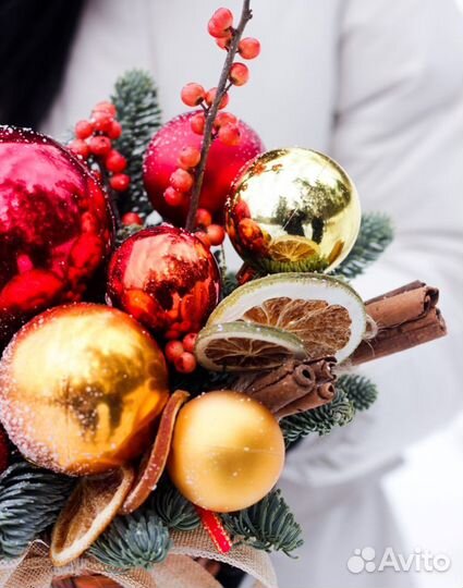 Новогодняя композиция в кашпо