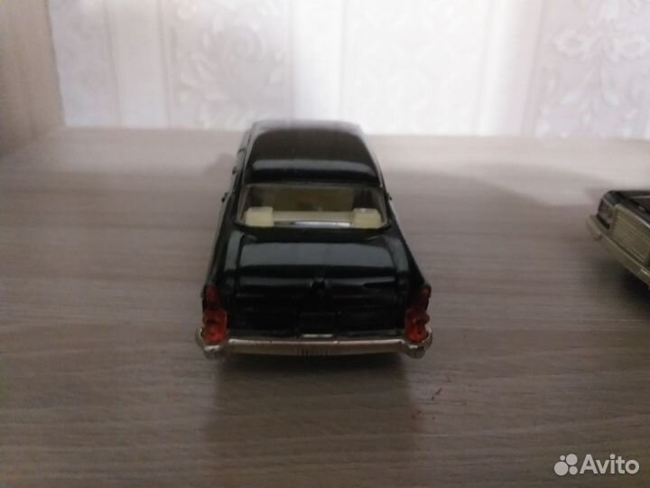 Модель автомобиля 1/43