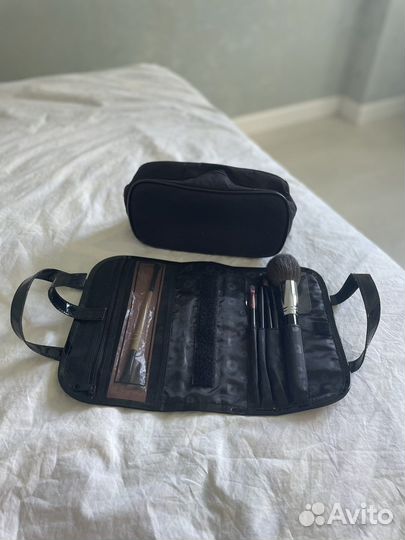 Набор кистей + косметичка