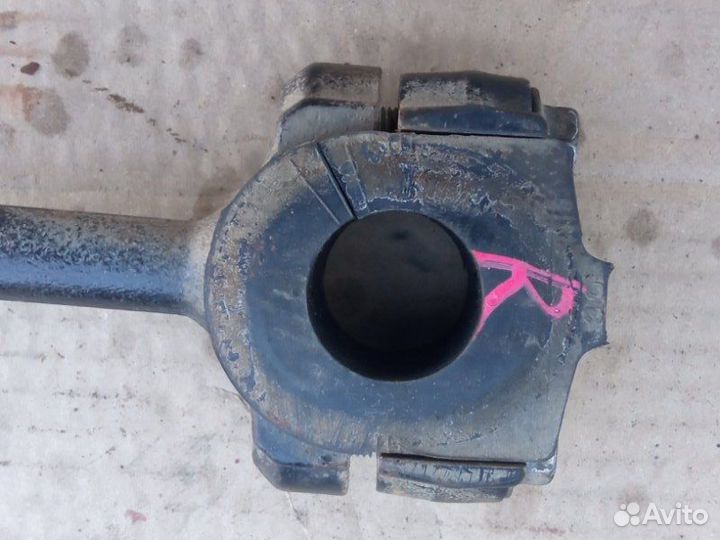 Стабилизатор задний правый Toyota Land Cruiser