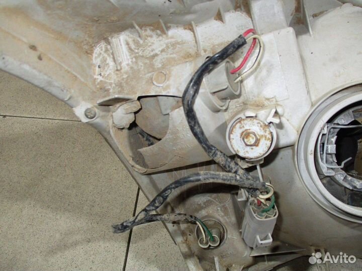 Фара левая Toyota Land Cruiser Prado 120