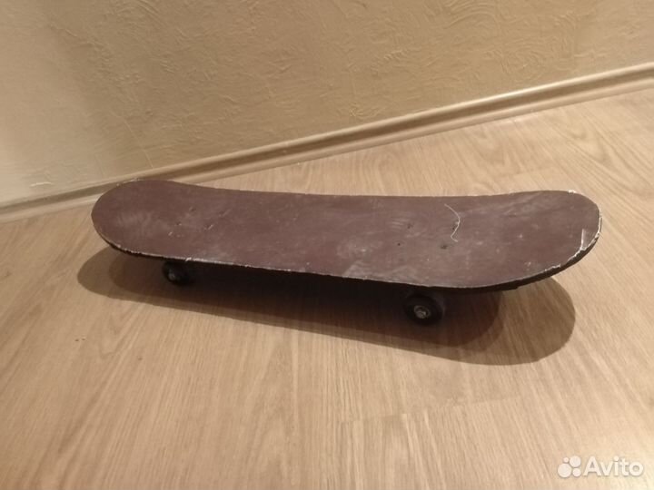 Самокат и скейт