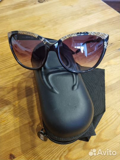 Солнцезащитные очки женские брендовые