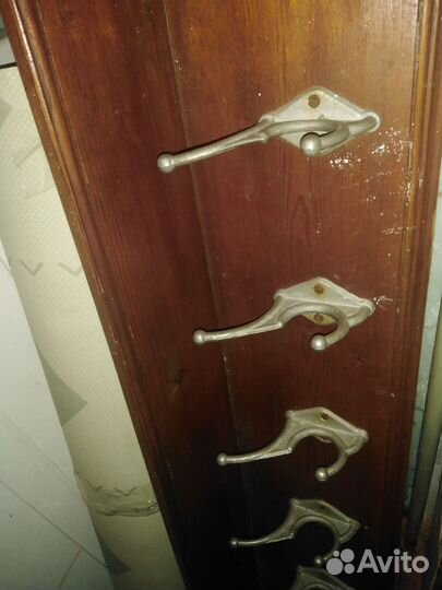 Вешалка для одежды настенная