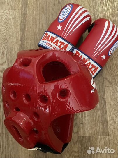 Шлем и перчатки для тхэквондо