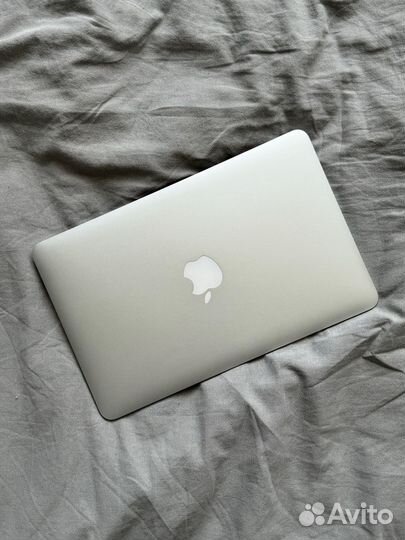 Apple MacBook Air 11 (2016)