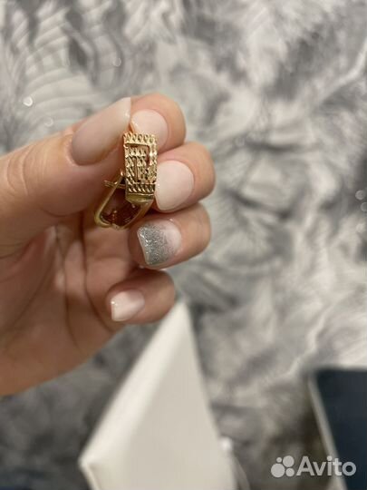 Золотые серьги