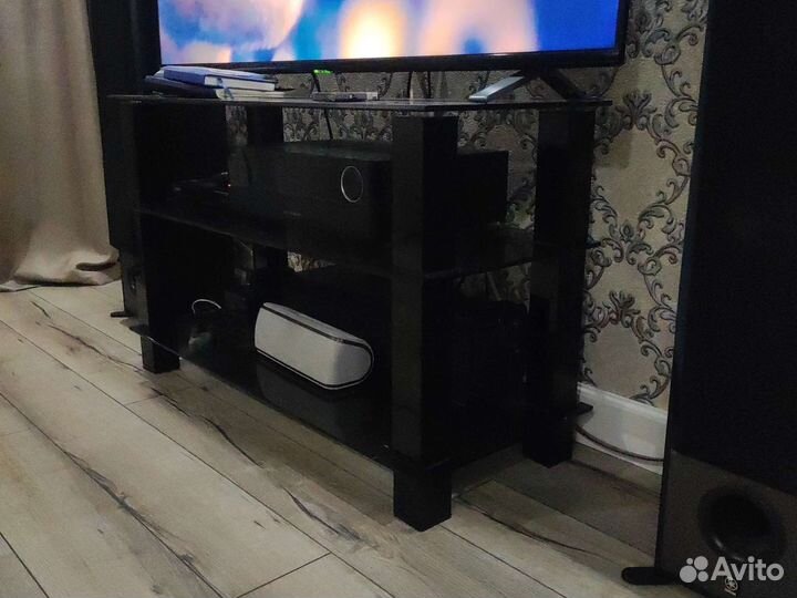 Стеклянная тумба