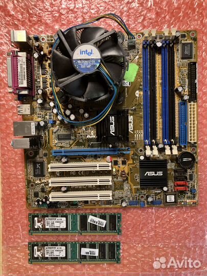 Материнская плата с процессором и памятью