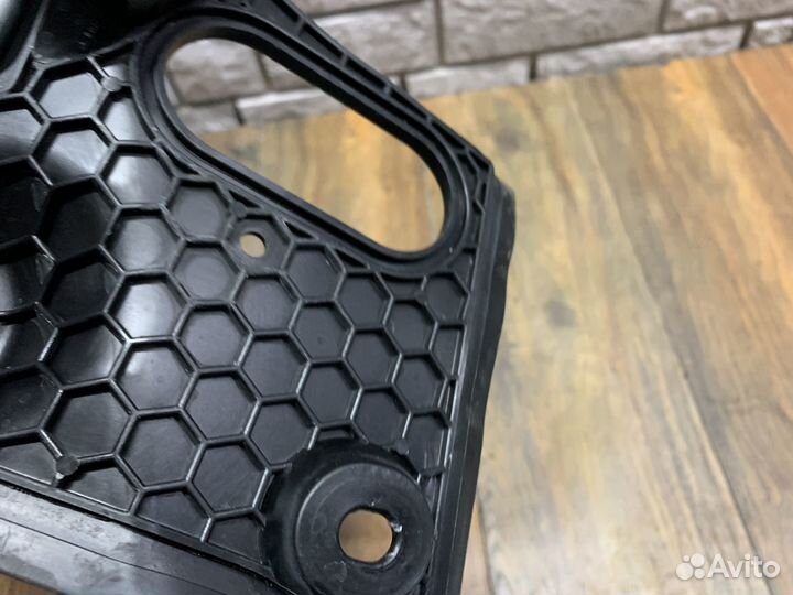 Mercedes Benz S W222 Водосток левый и правый