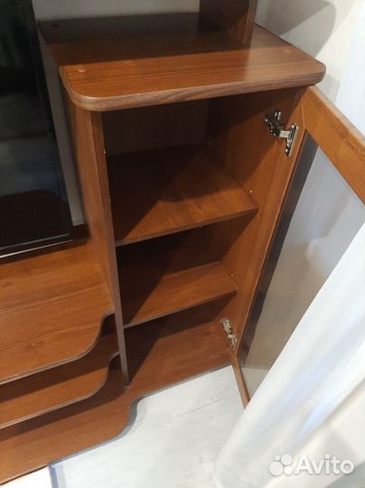 Раскладушка, стол и тв стенка бесплатно