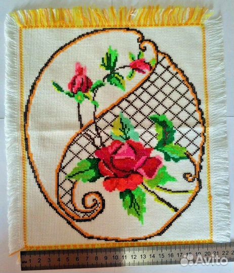 Декоративная салфетка для кухни, вышитая крестиком