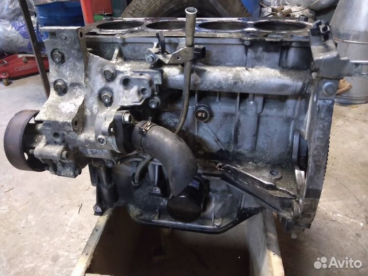 Блок цилиндров в сборе с документами Nissan MR18