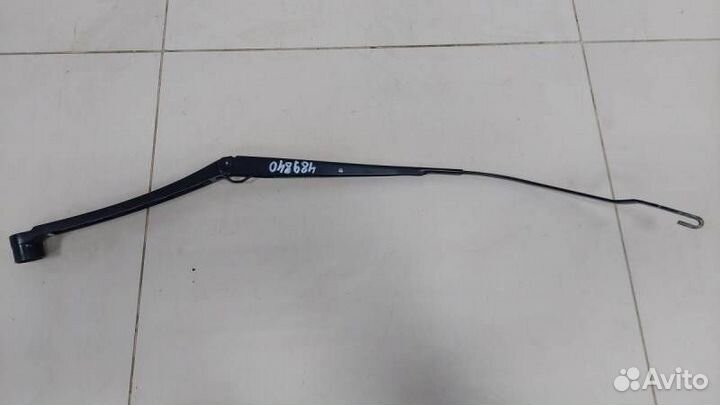 Поводок стеклоочистителя передний правый Hyundai E