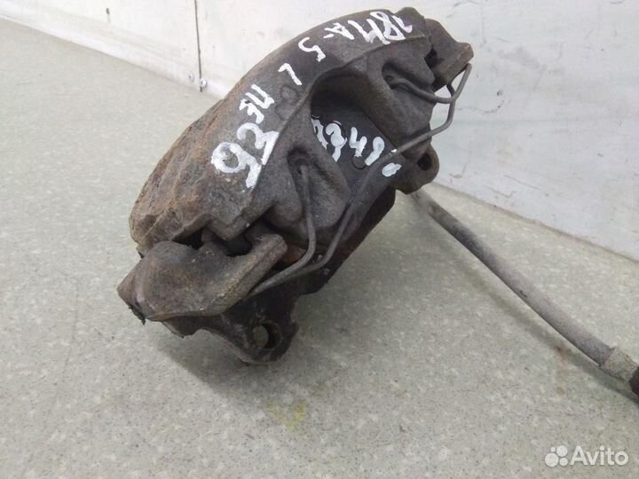 Суппорт передний левый Skoda Octavia (A5 1Z) 2004
