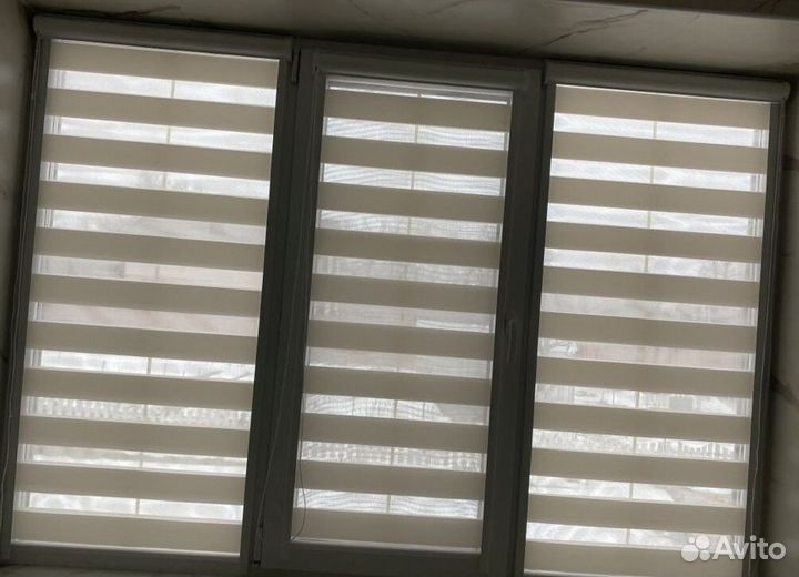 Рулонные шторы зебра в коробе M7461