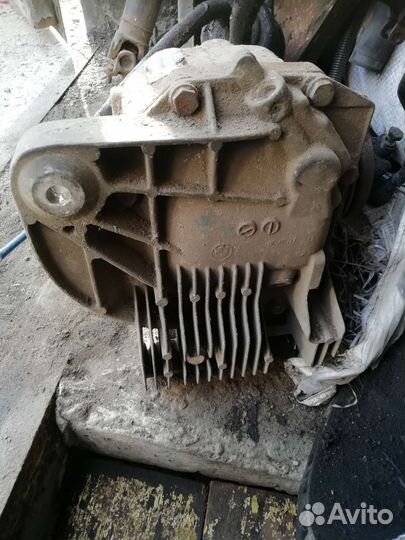 Редуктор задний на Бмв 7серии Е65, 66