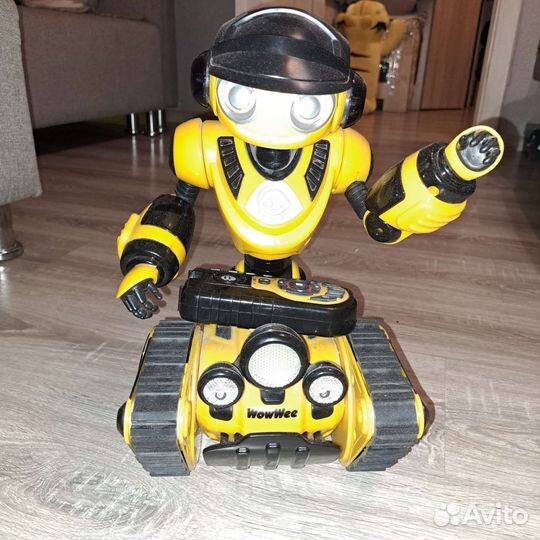 Робот roborover