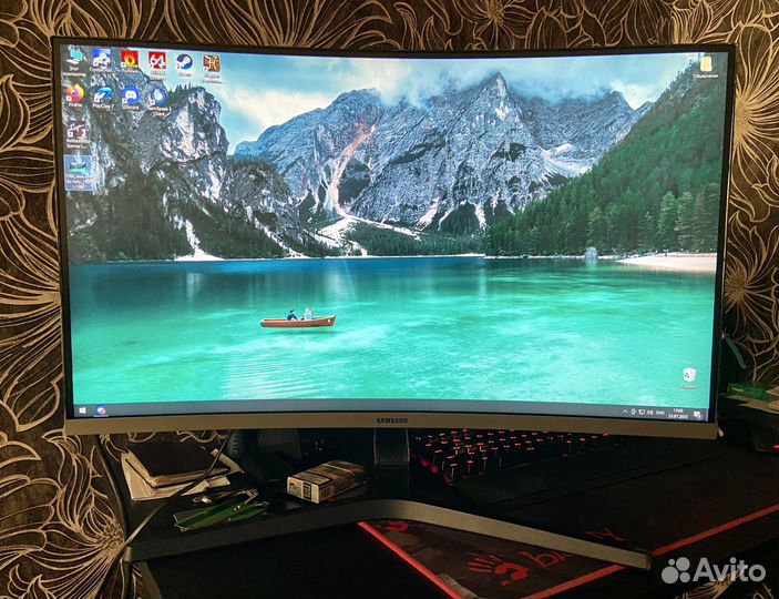 Изогнутый монитор Samsung 27