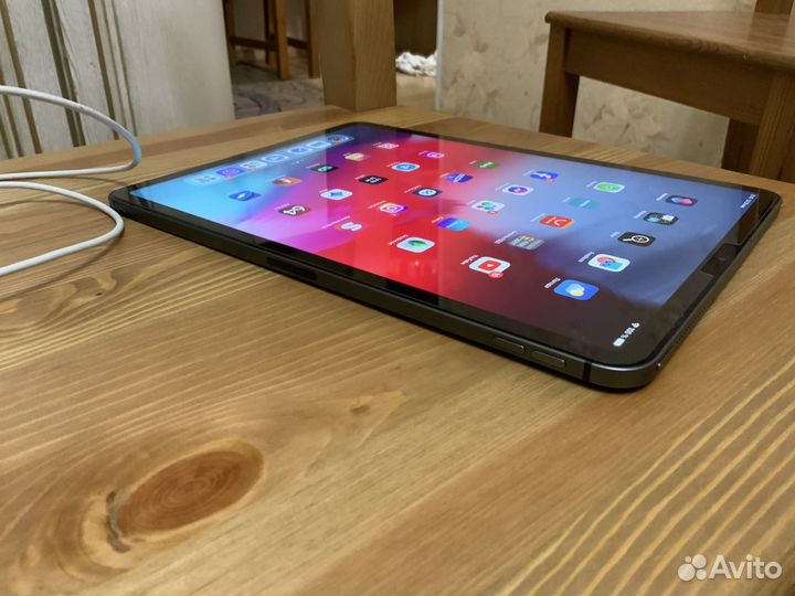 iPad pro 11 на 1Tb sim