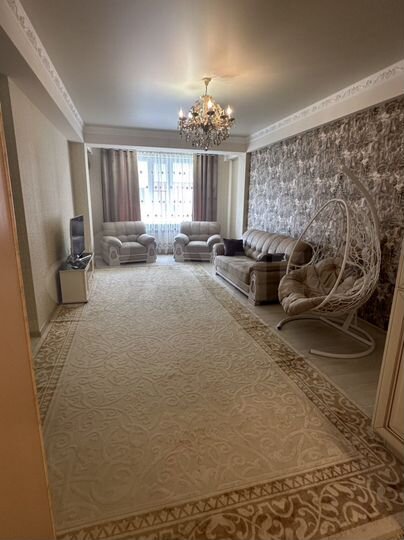 2-к. квартира, 73 м², 2/12 эт.