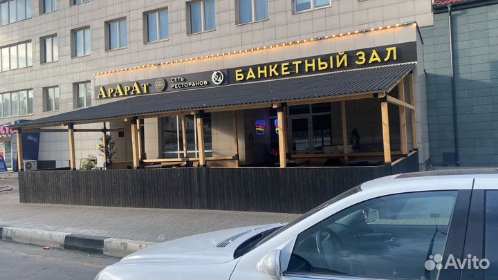 Бармен официант