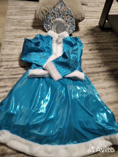 Костюм Снегурочки 42-44 р Очень красивый