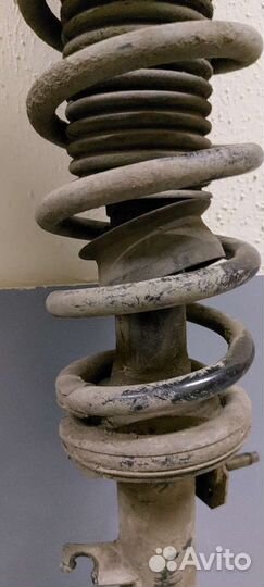 Амортизаторы nissan skyline V35 передние