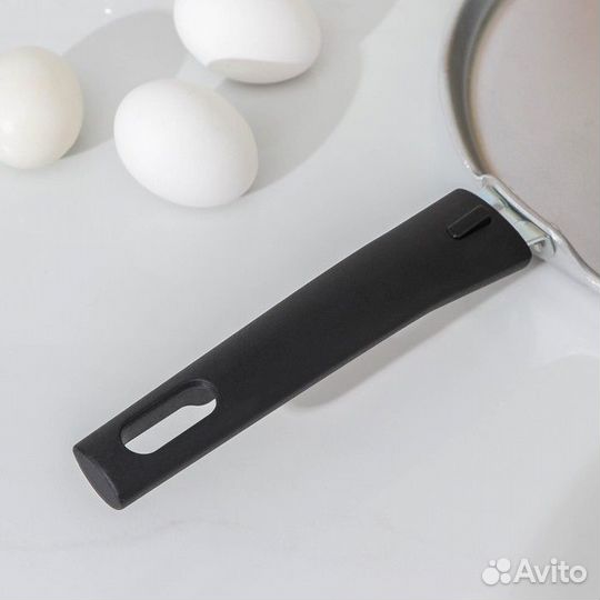 Сковорода блинная, d22 см, пластиковая ручка, цвет