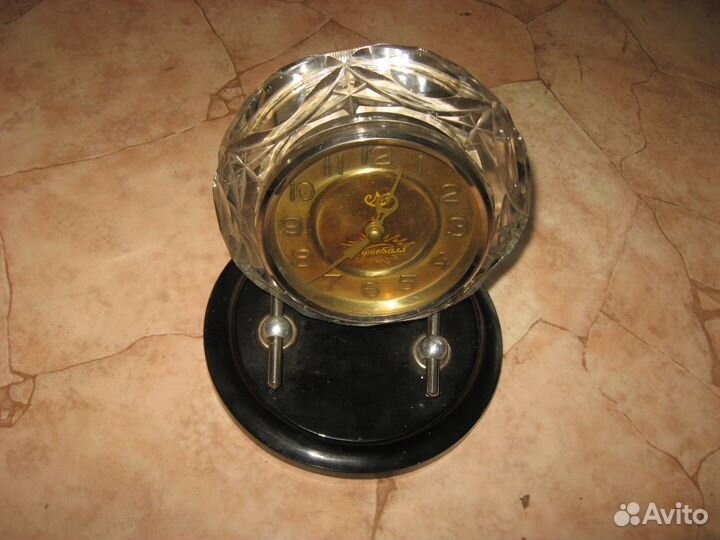 Настольные часы Кристалл,61г. Редкие. Состояние
