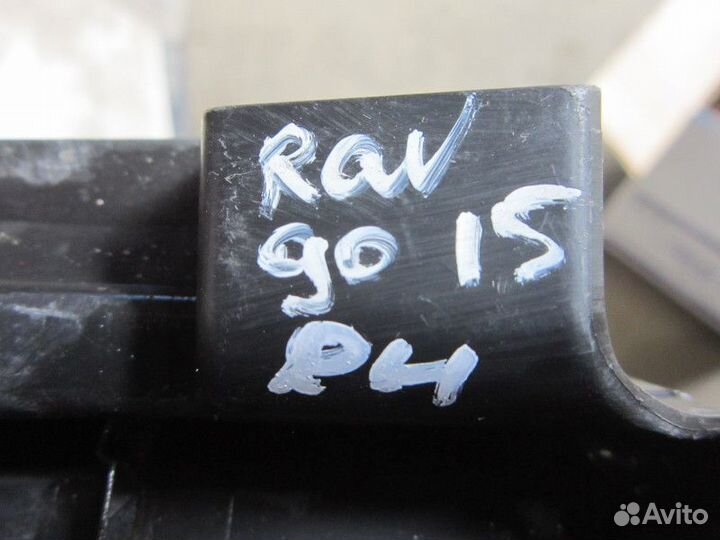 Решетка в бампер левая Toyota RAV 4 2013 (до 2015