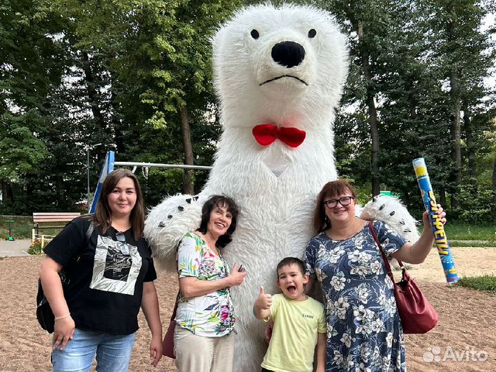 Белый мишка на день рождения