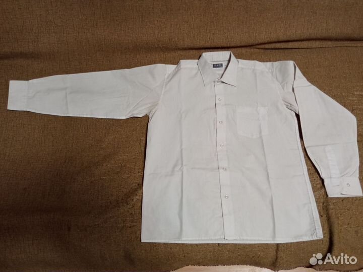 Две белые рубашки для подростка (рост 158-164)