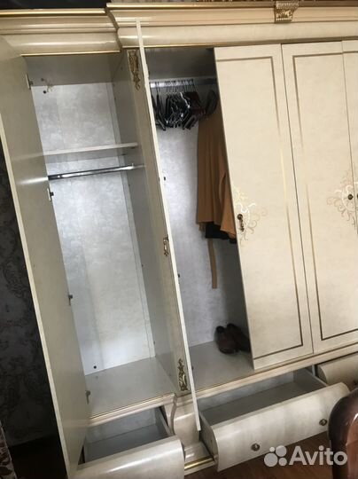 Спальный гарнитур