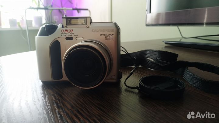 Компактный фотоаппарат olympus c-700 ultra zoom