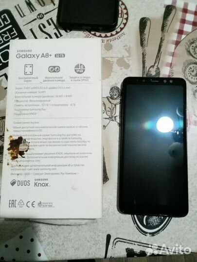 Продаю Самсунг А 8 plus 4/32Гб В отличном состояни